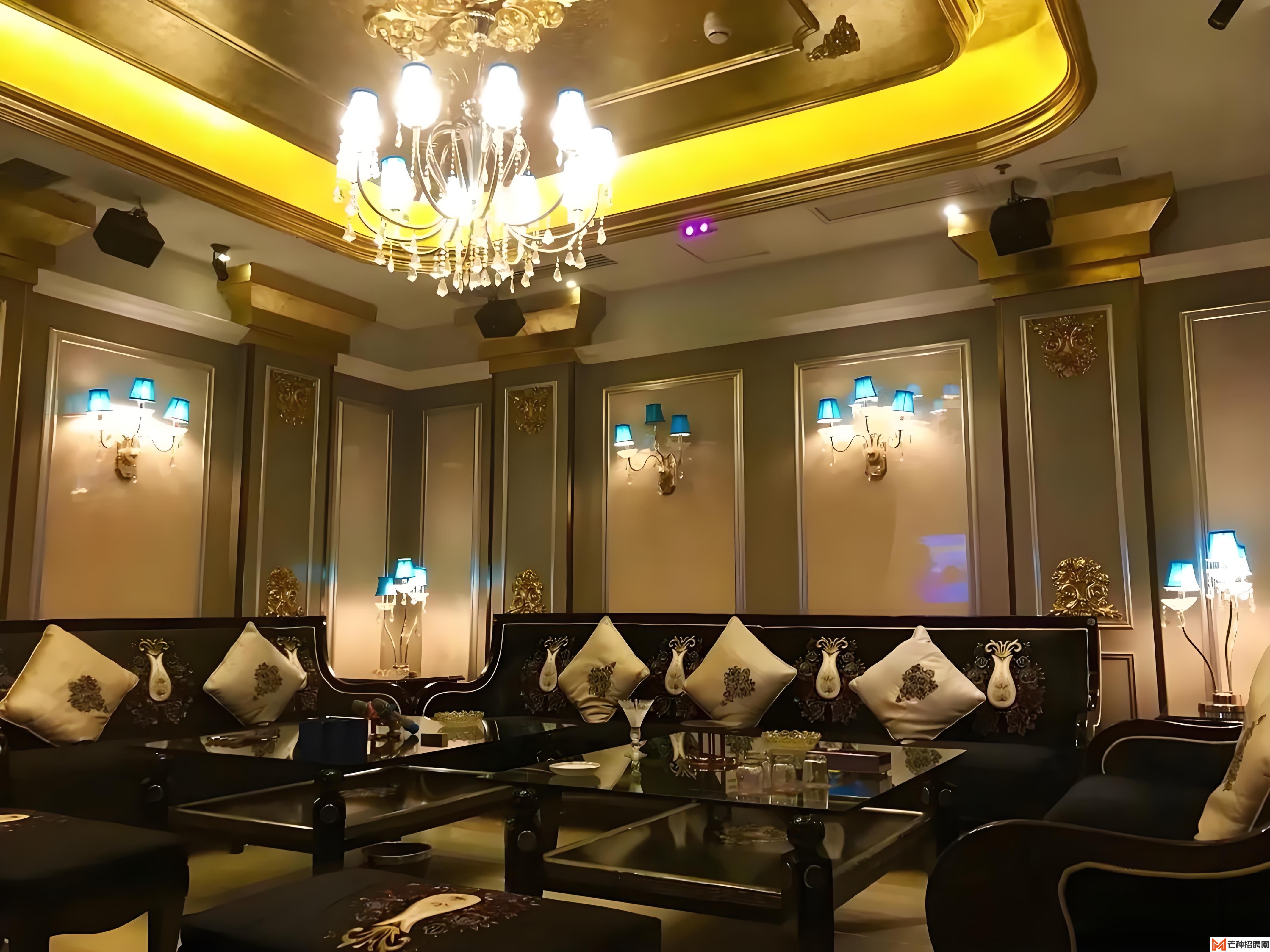 武汉夜场的魅力由你演绎：高薪诚邀女性舞台助演！